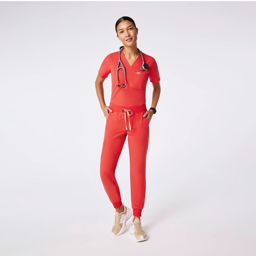 Figs hibiscus scrub set NWT